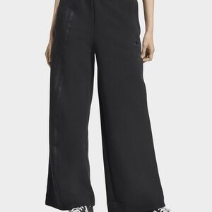 Adidas wide-leg Track pants. 3 Stripes Along Side 2025 M EUC